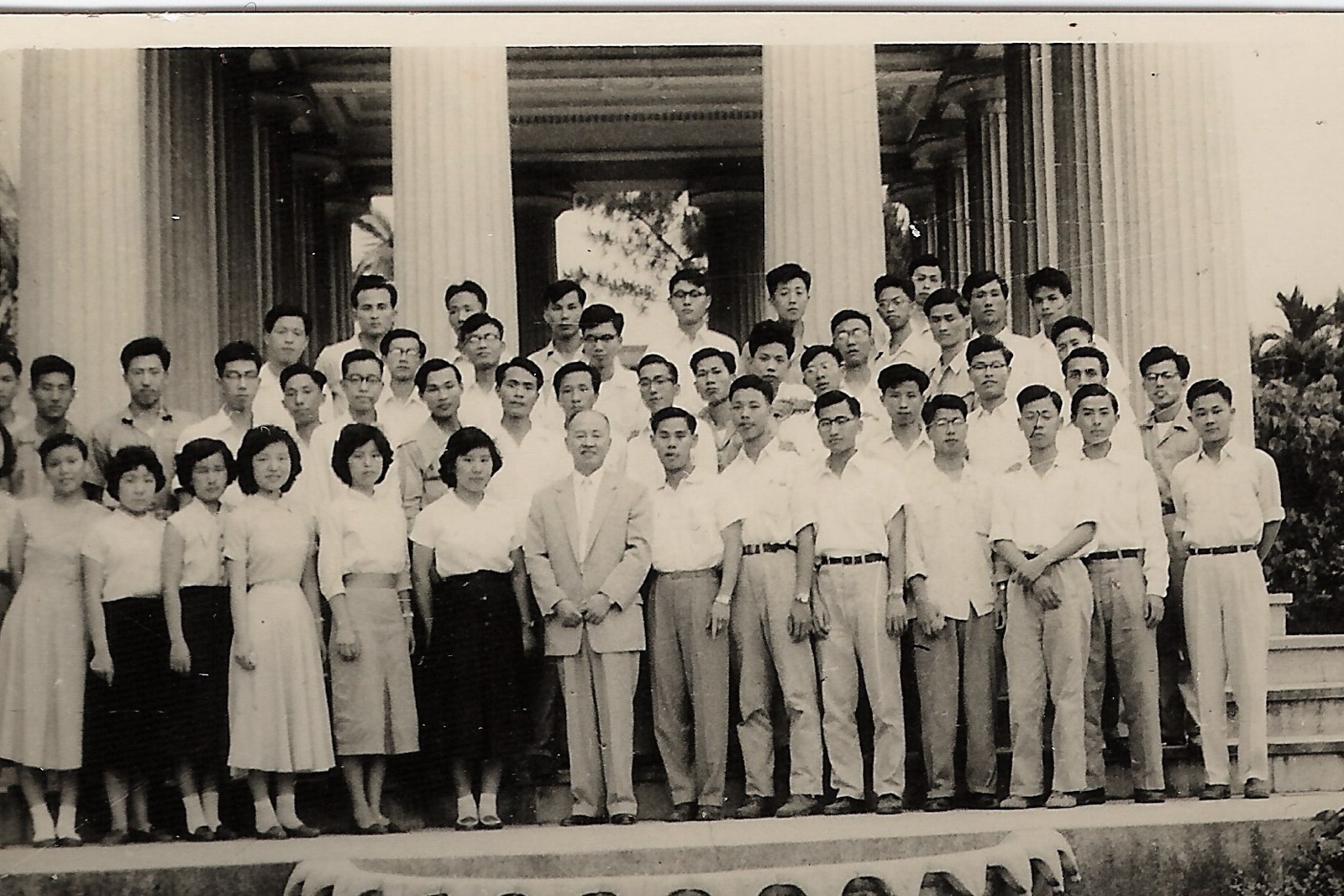 Group photo of NTU Chemical Engineering students standing in front of a building, 1957