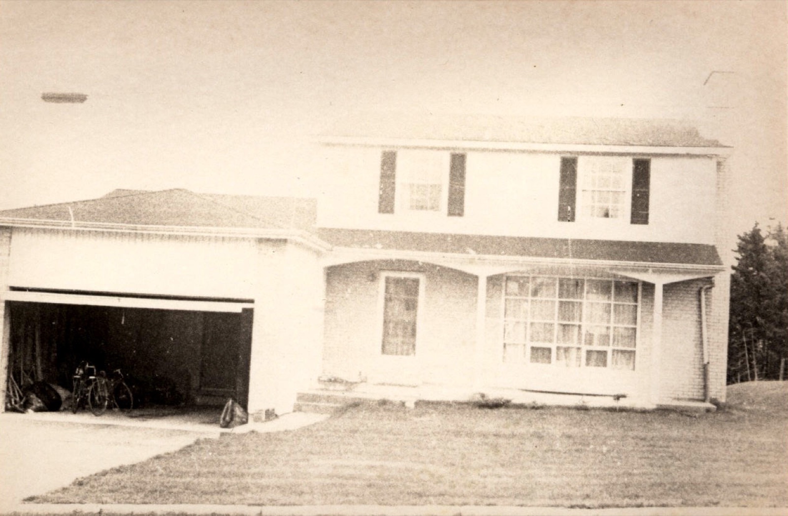 Black and white photo of the family home at 26 MacQuarrie Drive, 1974