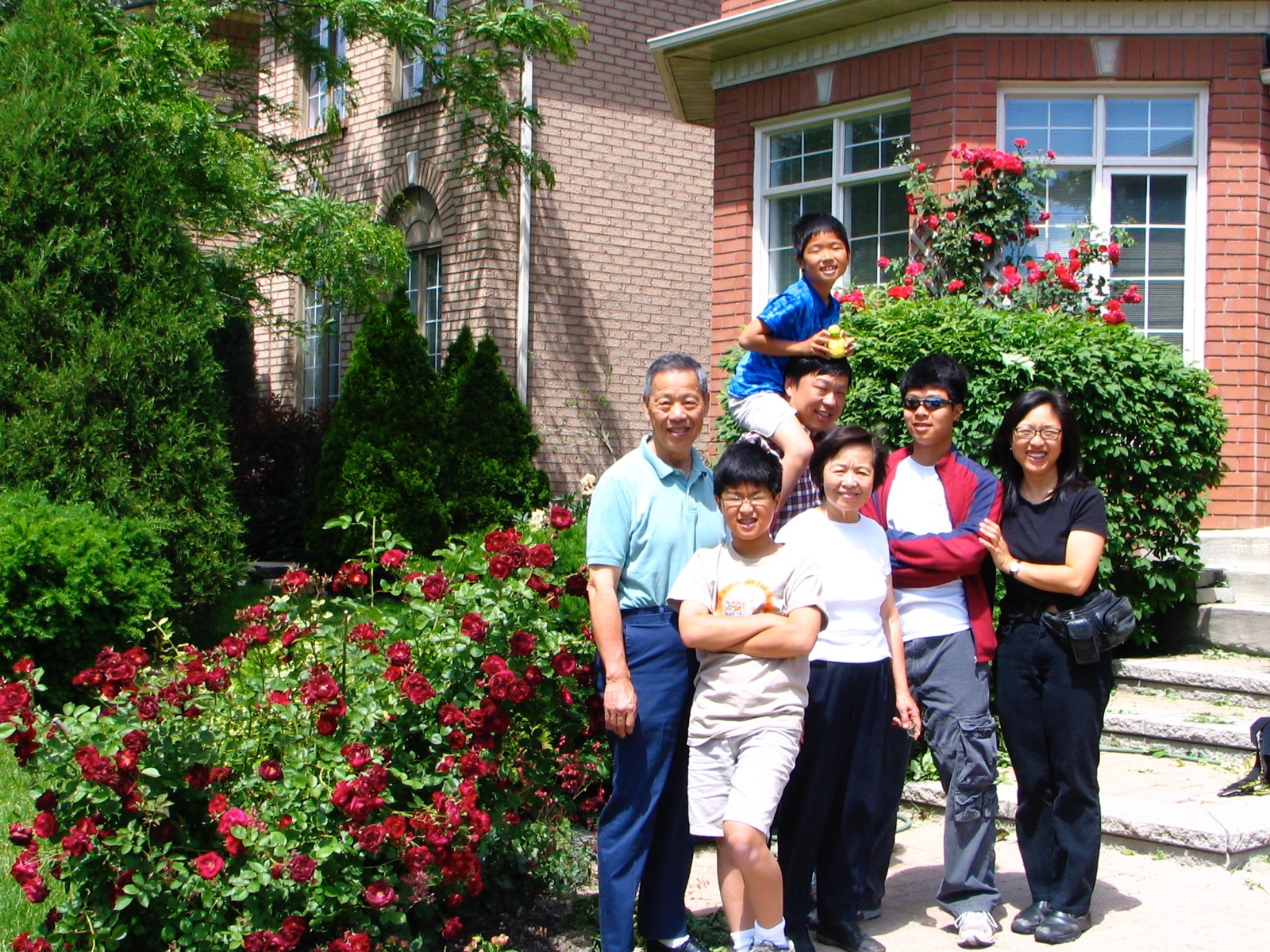 The extended Chang family in front of Tillingham Keep, North York, 2006